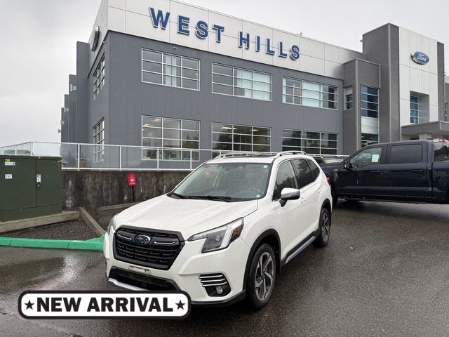 2022 Subaru Forester Touring's photo