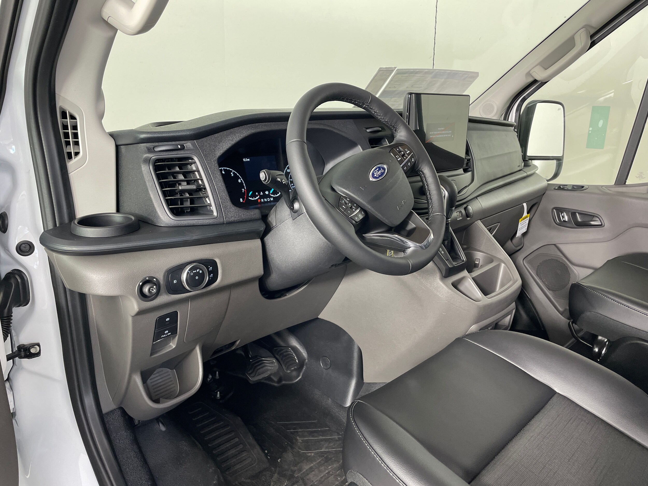 2025 Ford Transit photo 2