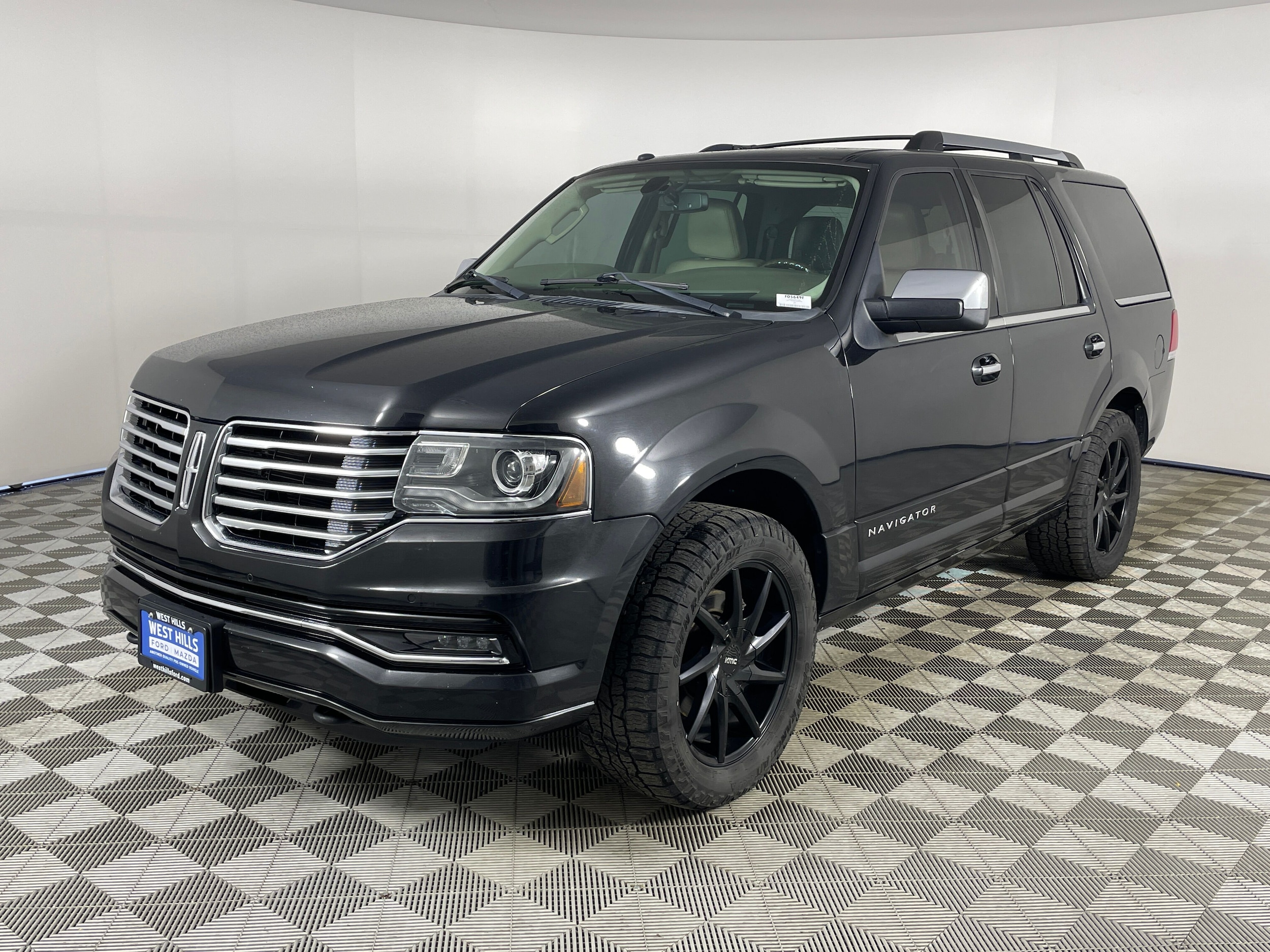 2015 Lincoln Navigator Base