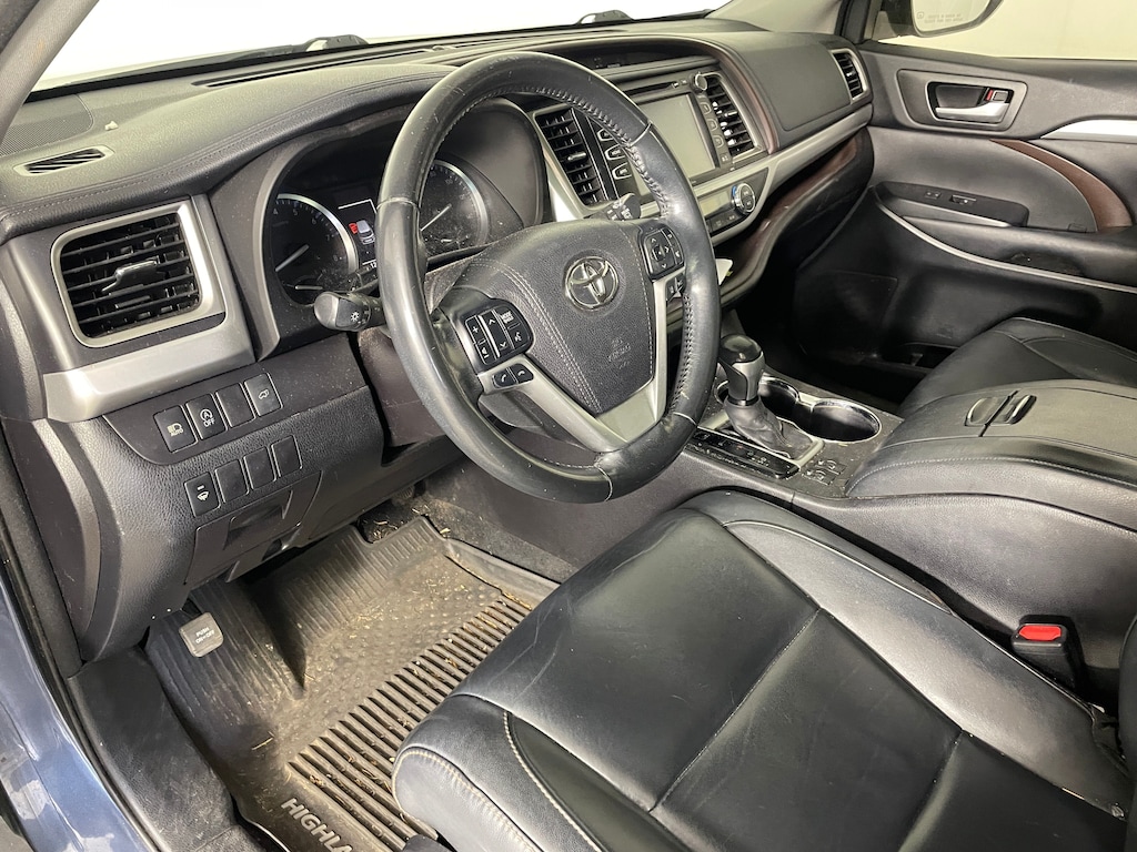 Used 2017 Toyota Highlander SUV