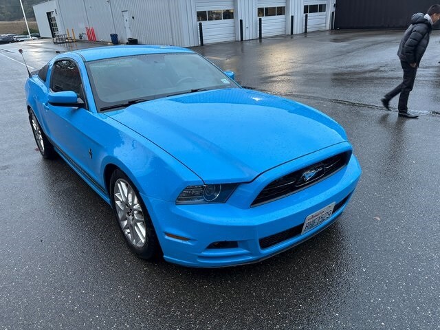 2014 Ford Mustang V6 Premium photo 3
