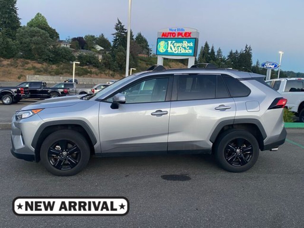 Used 2021 Toyota RAV4 XLE SUV