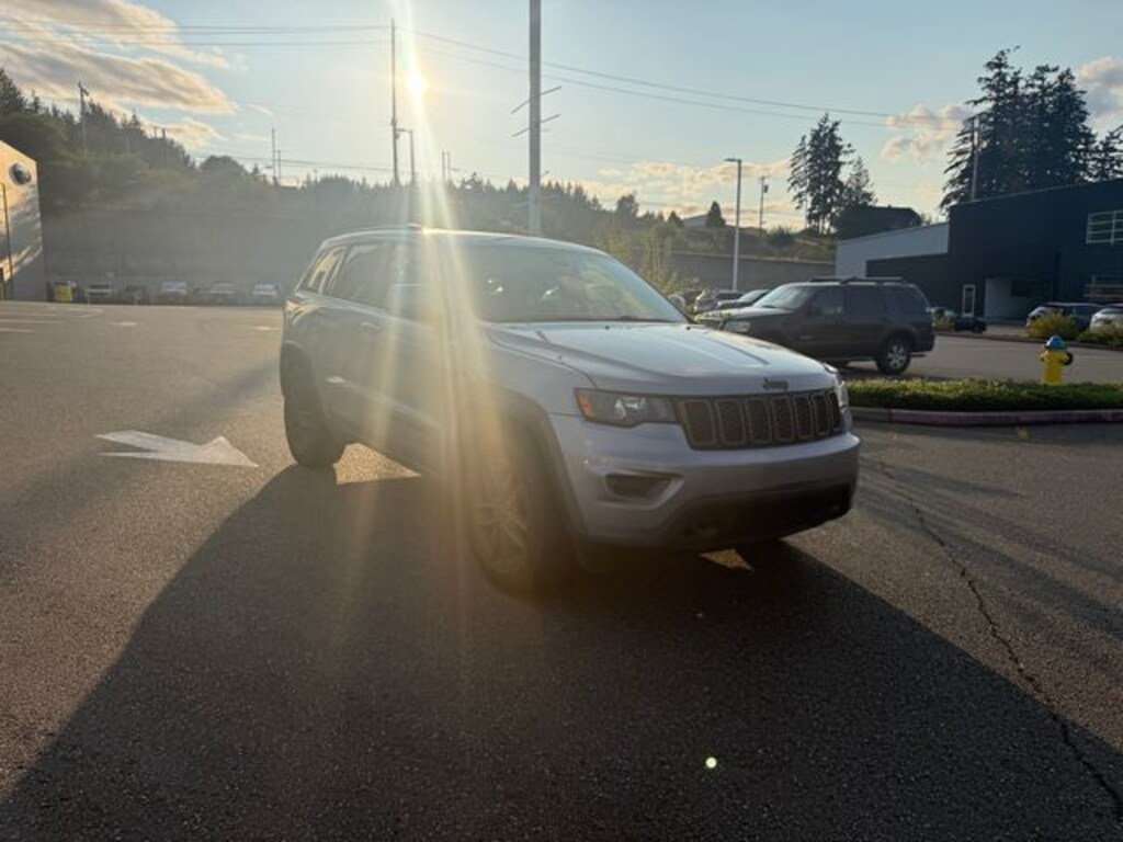 Used 2016 Jeep Grand Cherokee Laredo SUV