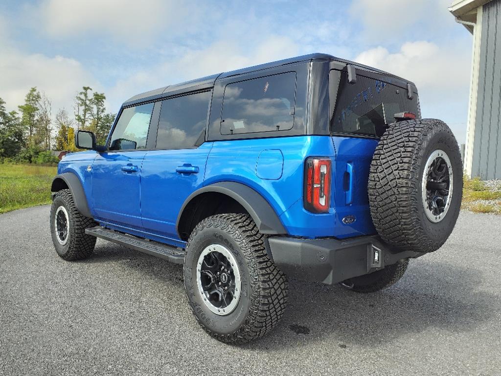 2024 Ford Bronco Outer Banks photo 4