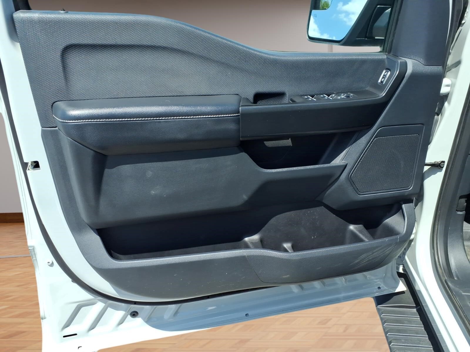 2023 Ford F-150 XL - Photo 10