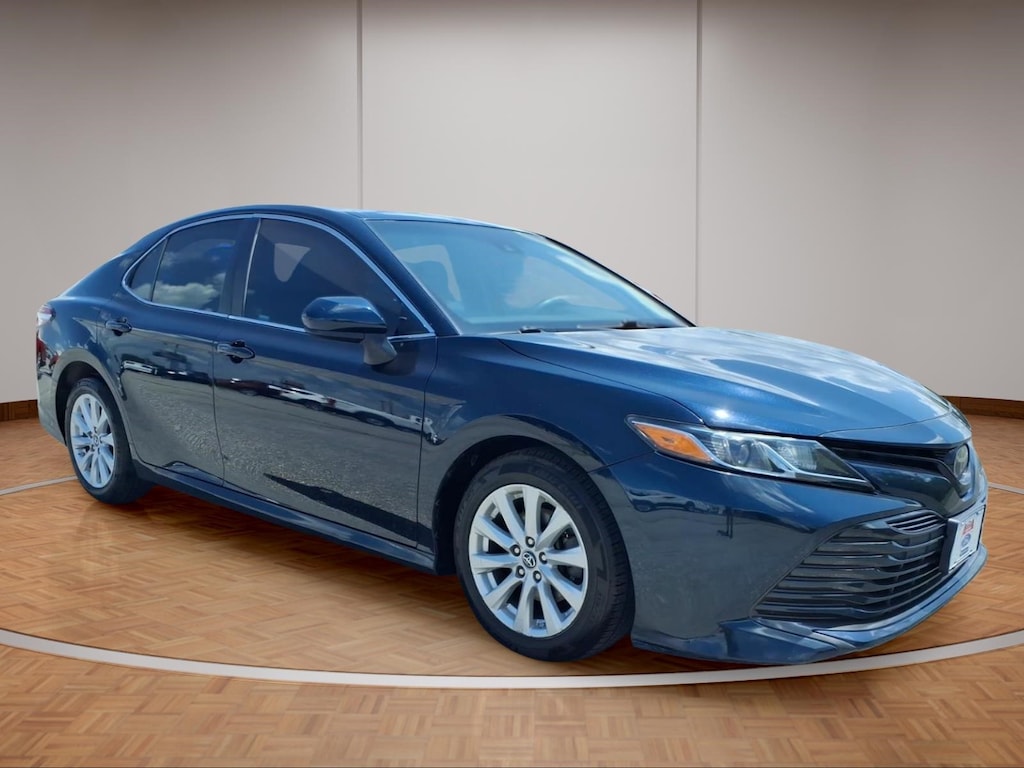 Used 2018 Toyota Camry LE Sedan