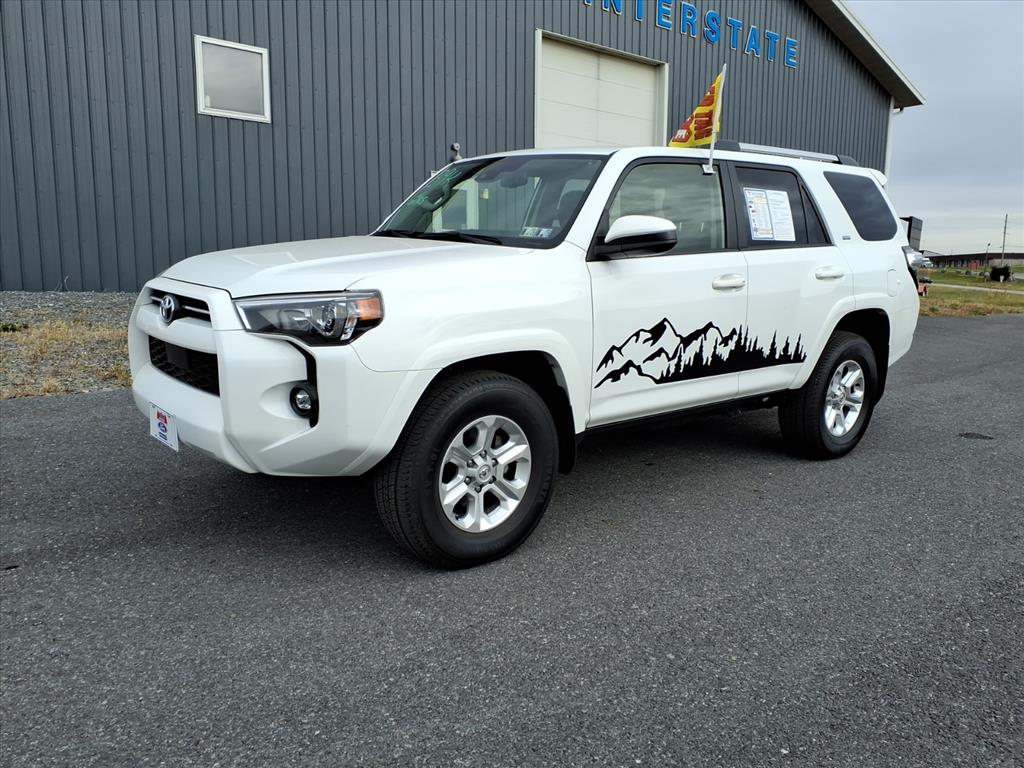 2024 Toyota 4Runner SR5's photo
