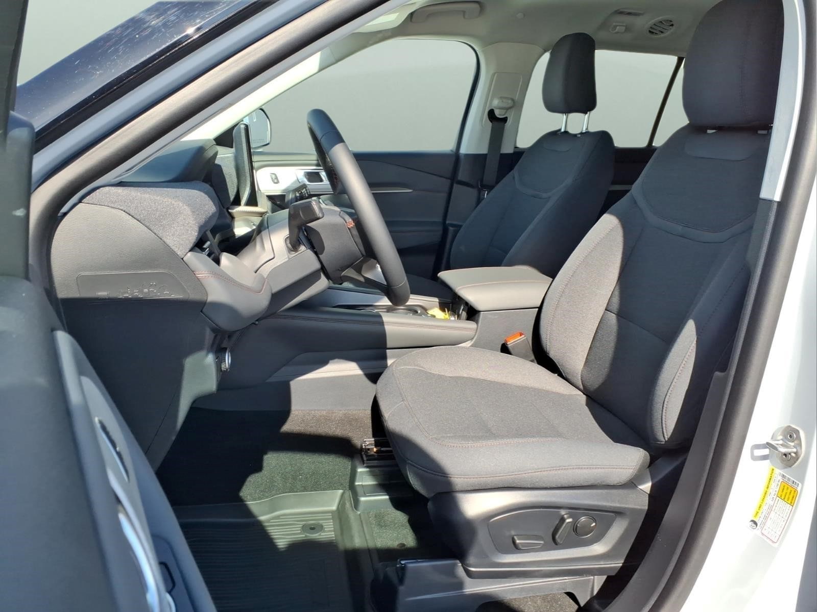 2026 Ford Explorer Active - Photo 6