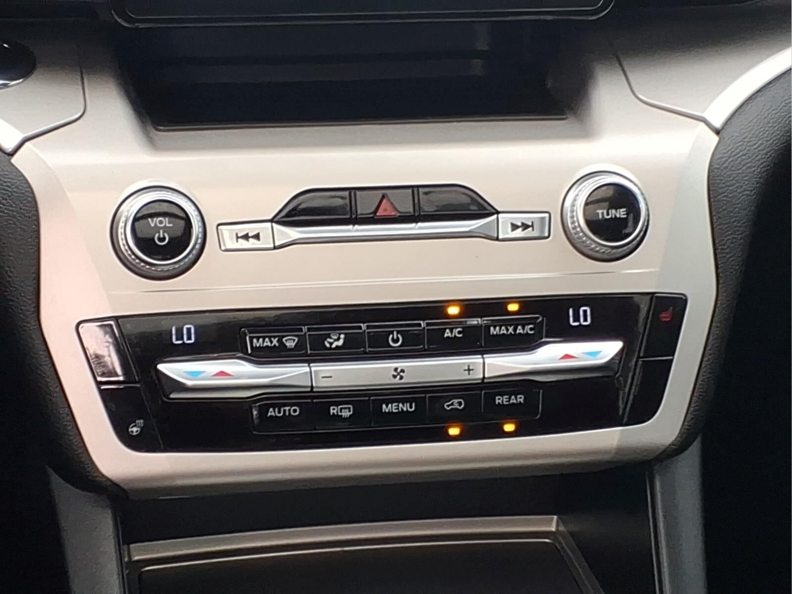 2021 Ford Explorer XLT - Photo 13