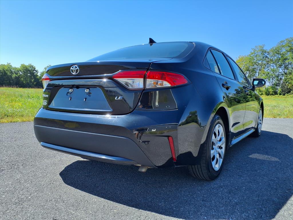 2022 Toyota Corolla LE photo 4
