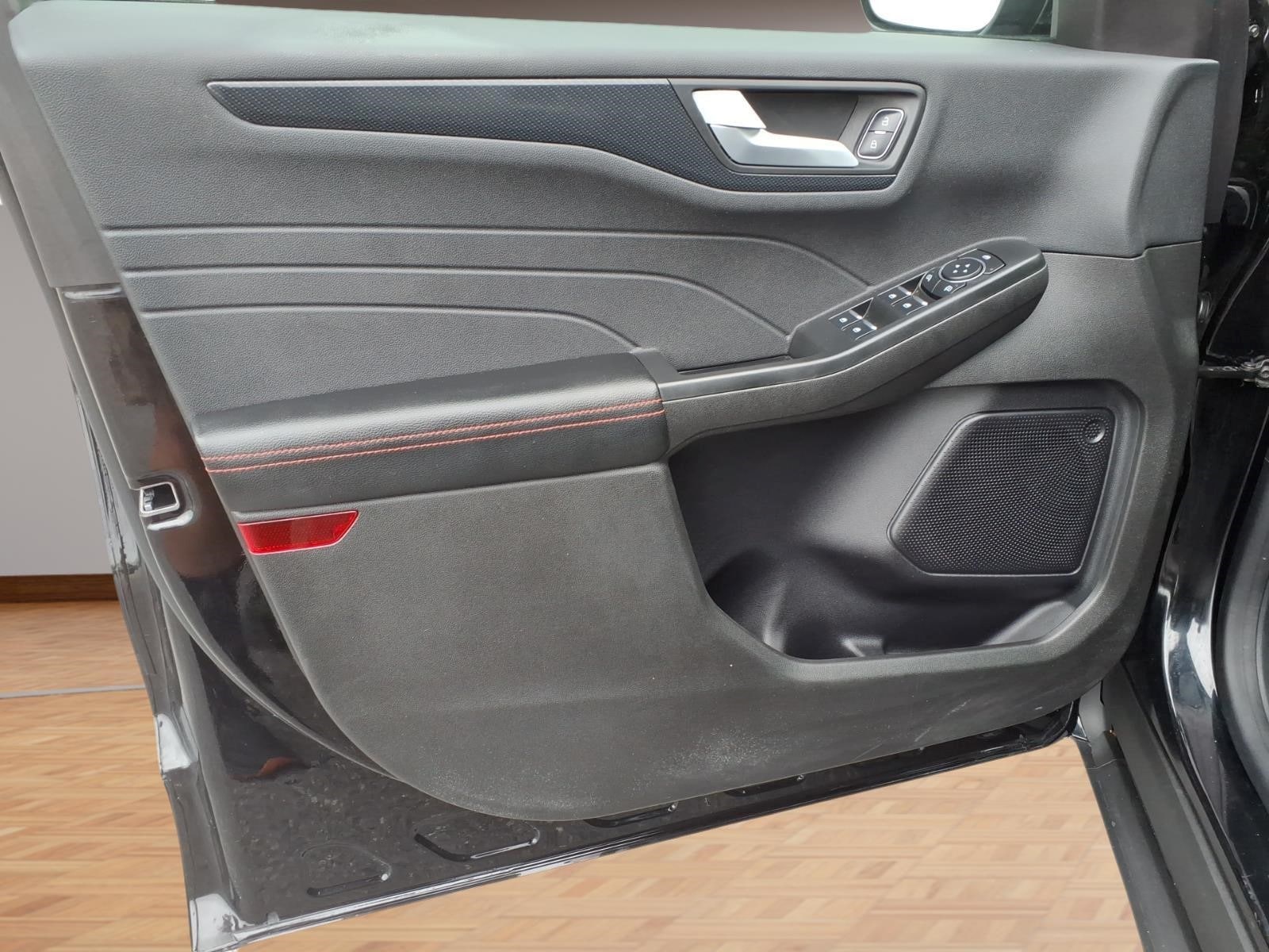 2023 Ford Escape ST-Line Select - Photo 23