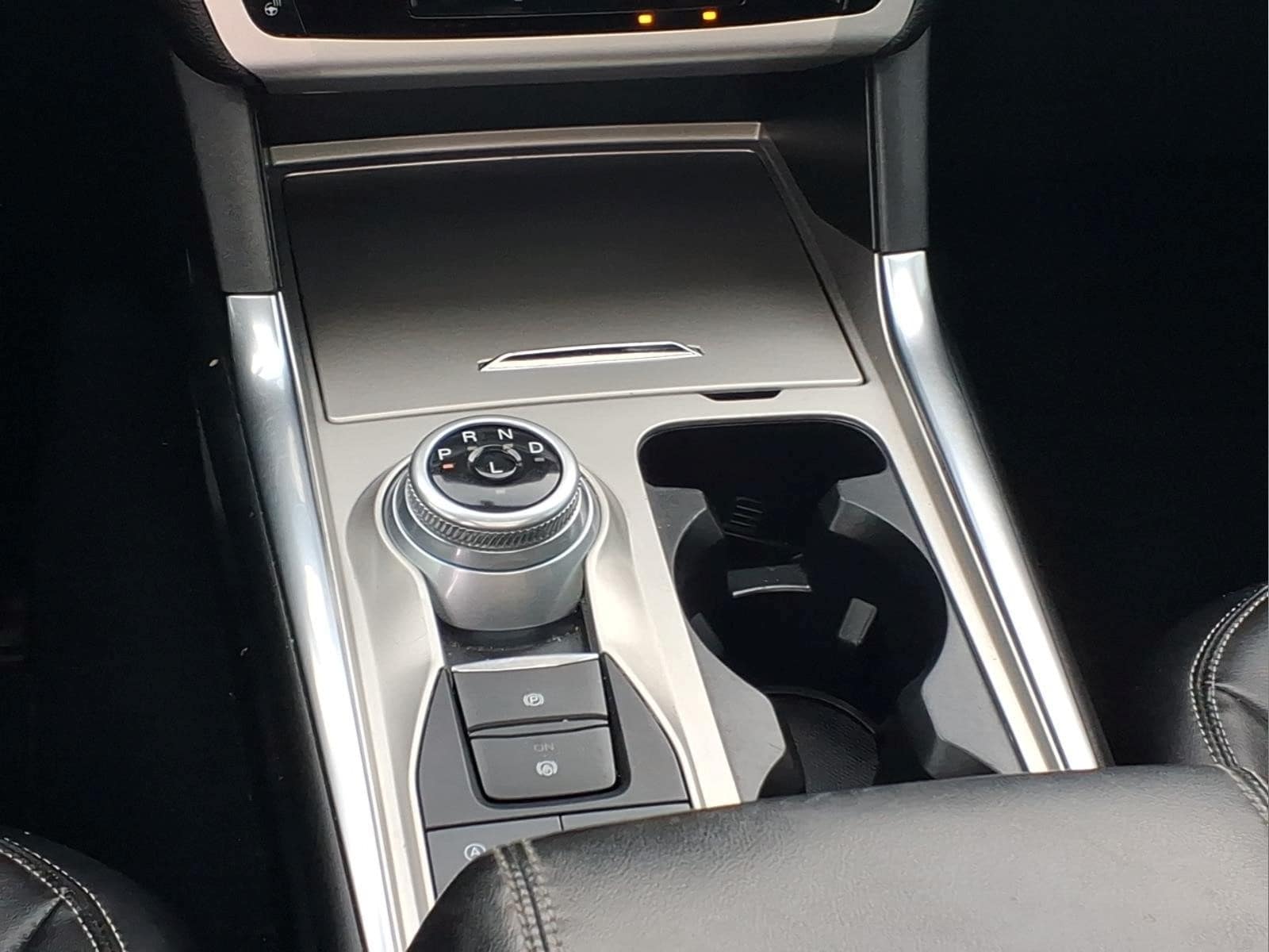 2021 Ford Explorer XLT - Photo 14