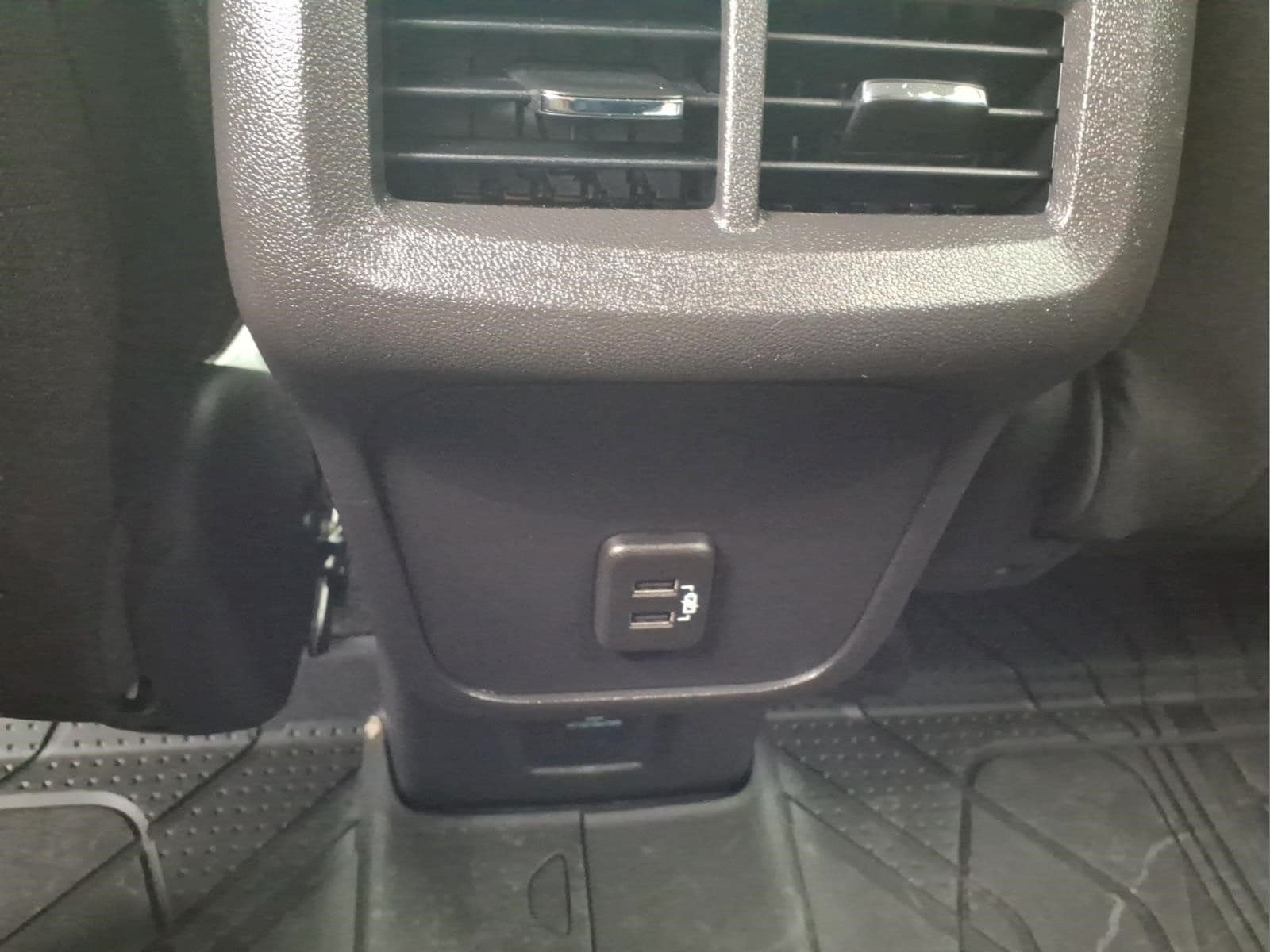 2024 Chevrolet Equinox LT - Photo 11