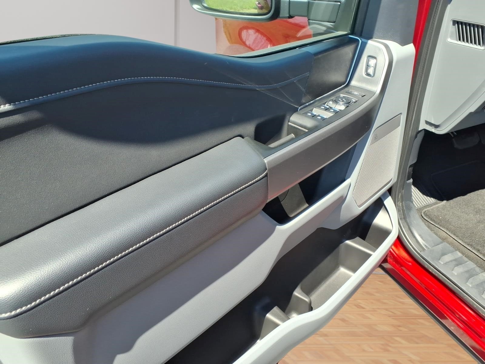 2026 Ford F-350 Super Duty XLT - Photo 8