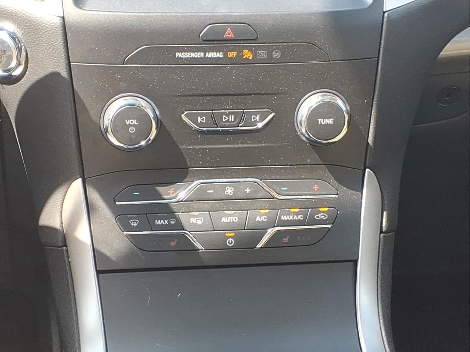 2020 Ford Edge SEL - Photo 13