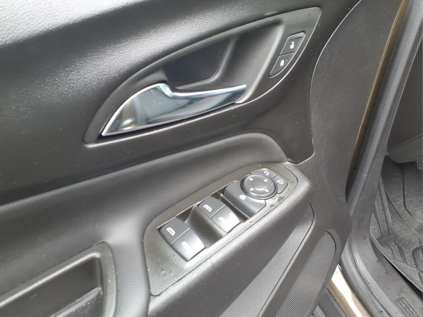 2024 Chevrolet Equinox LT - Photo 21