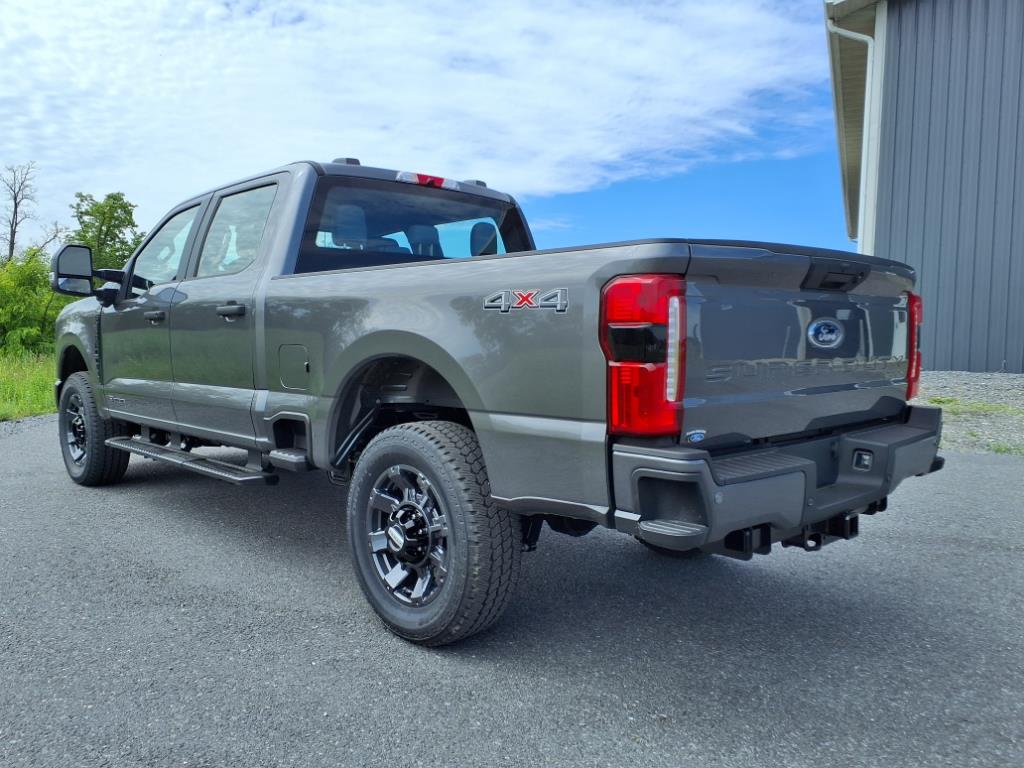 2025 Ford F-250 XL photo 4