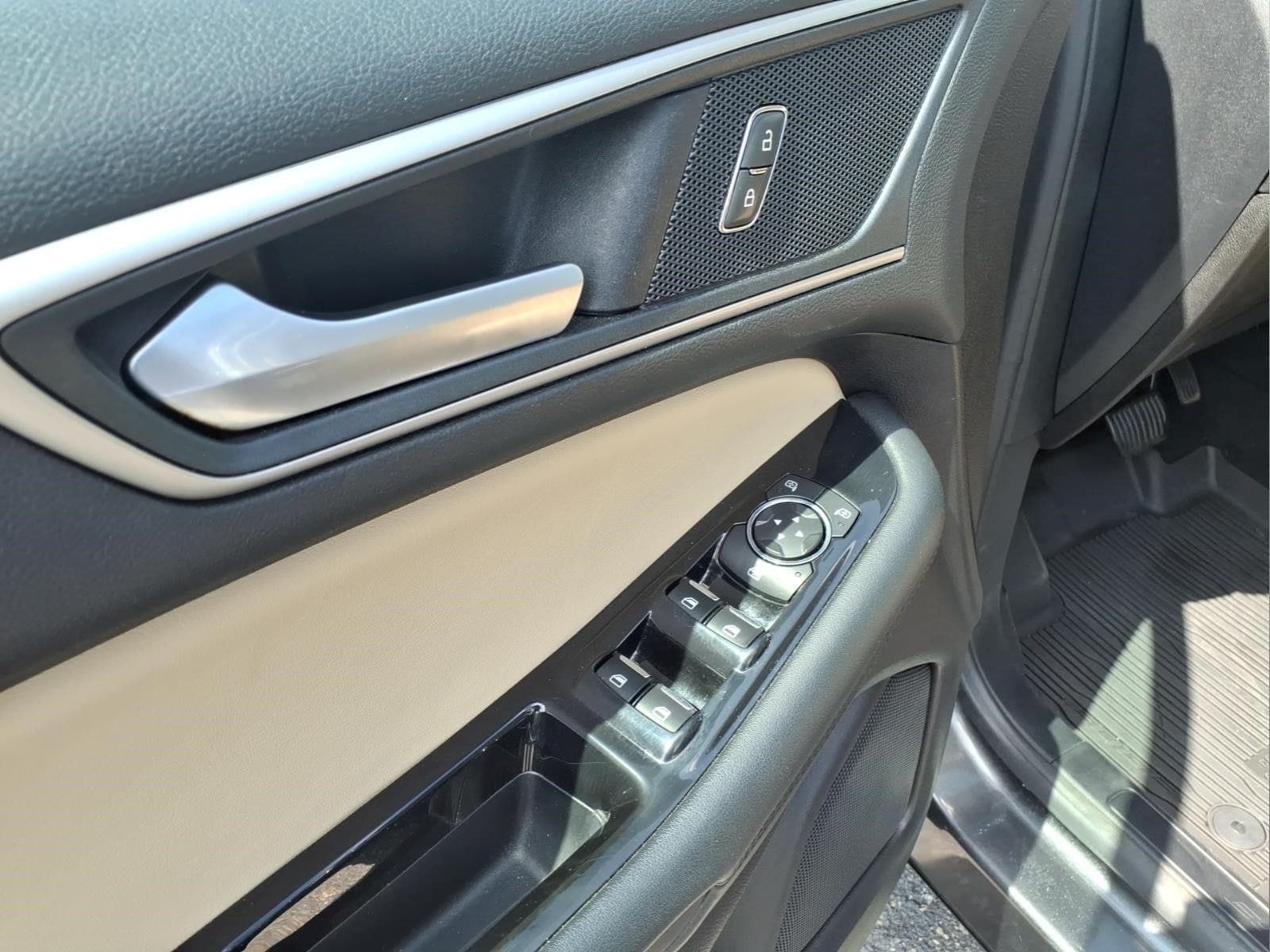 2020 Ford Edge SEL - Photo 20