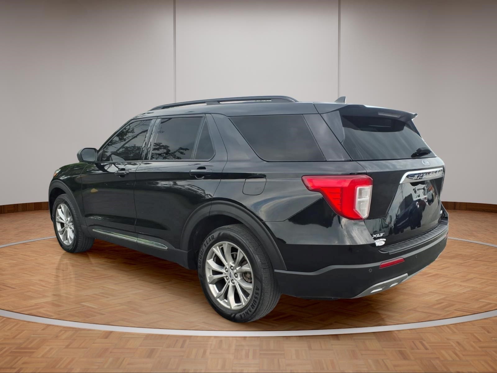2021 Ford Explorer XLT - Photo 6
