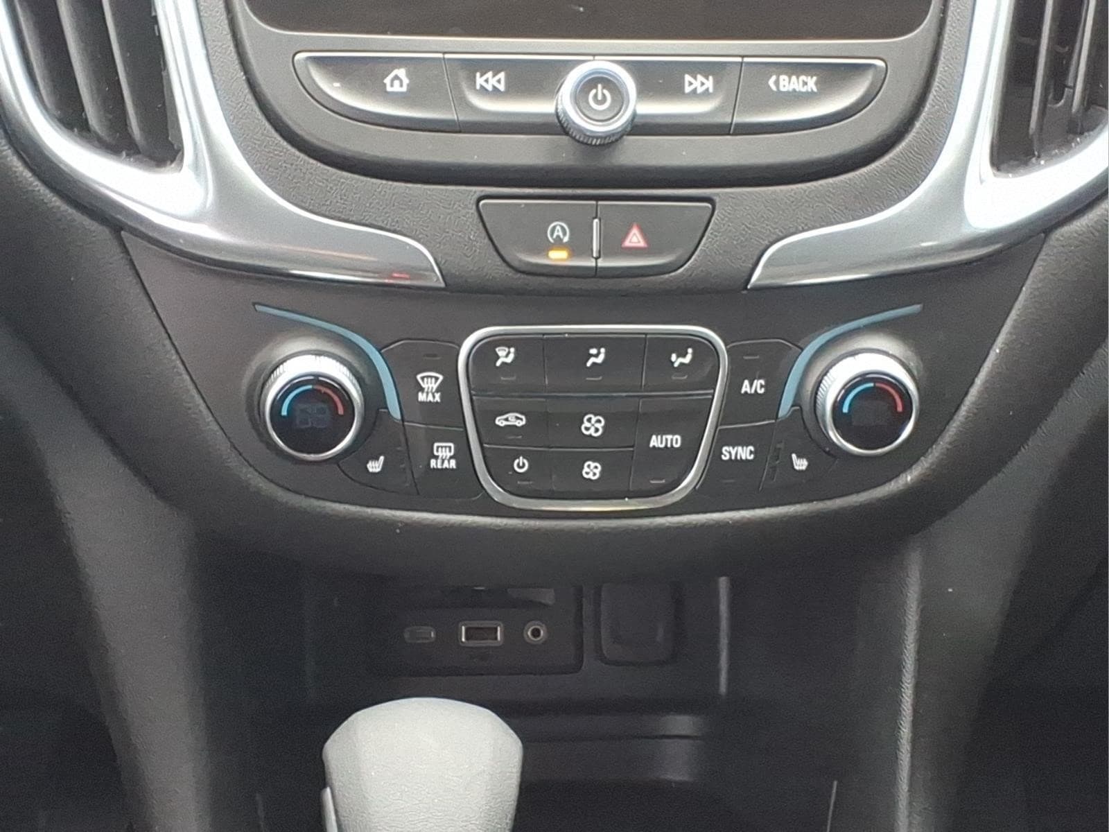 2024 Chevrolet Equinox LT - Photo 18