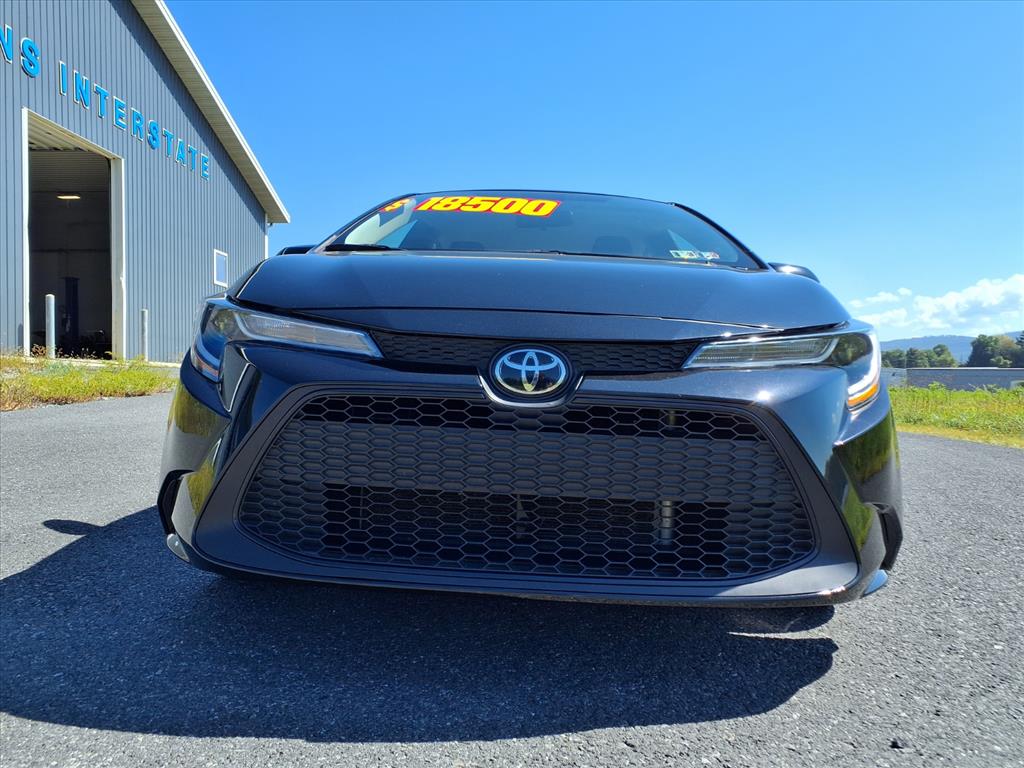 Used 2022 Toyota Corolla LE with VIN 5YFEPMAE7NP381703 for sale in Northfield, Minnesota