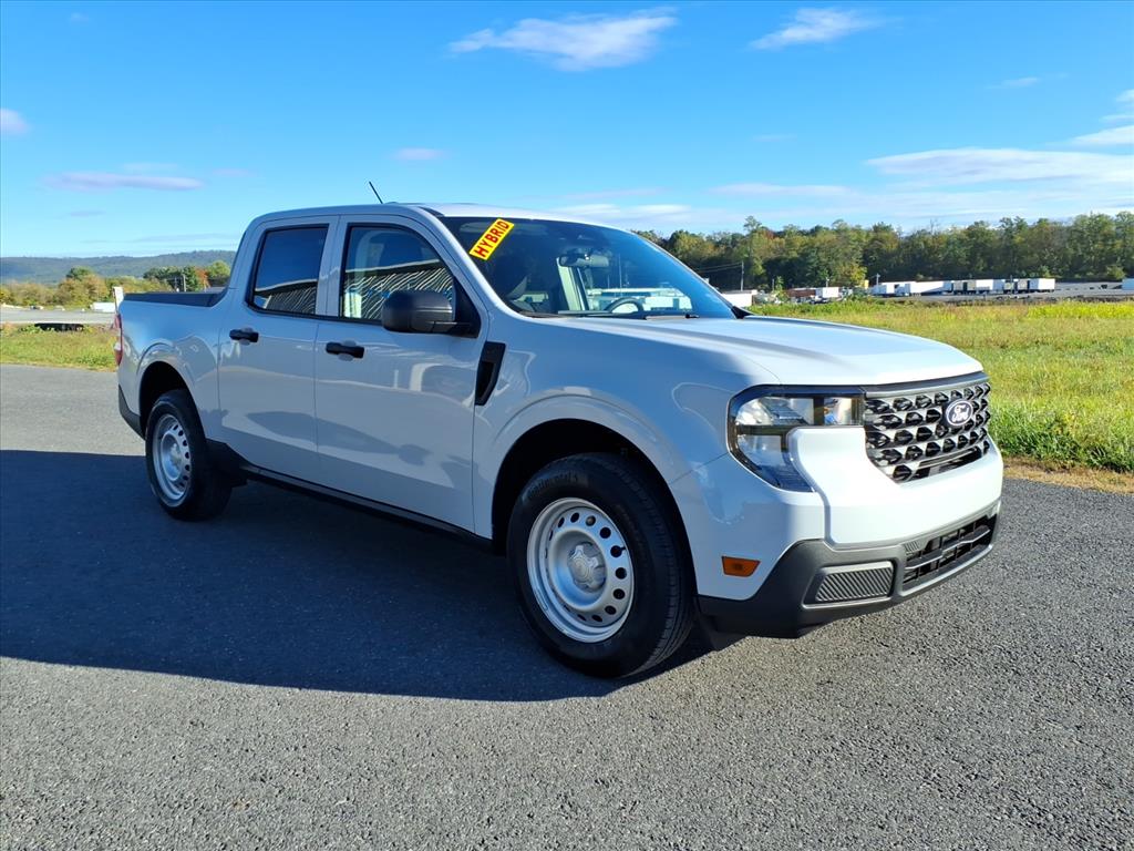 2025 Ford Maverick XL photo 2