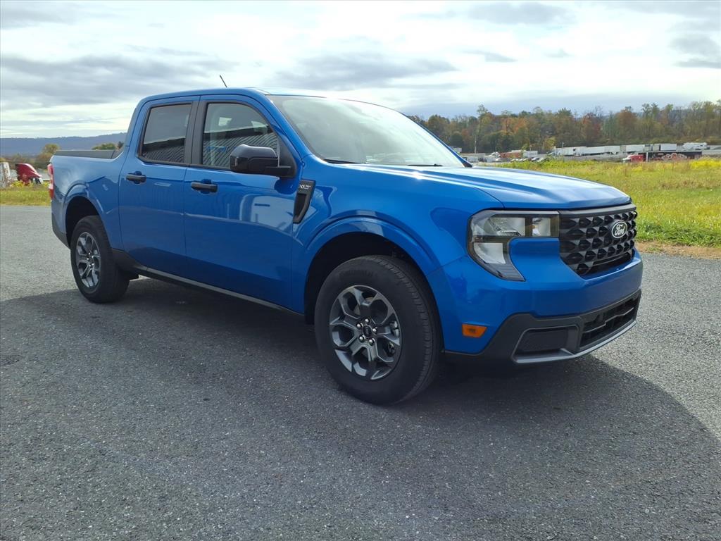 2025 Ford Maverick XLT photo 2