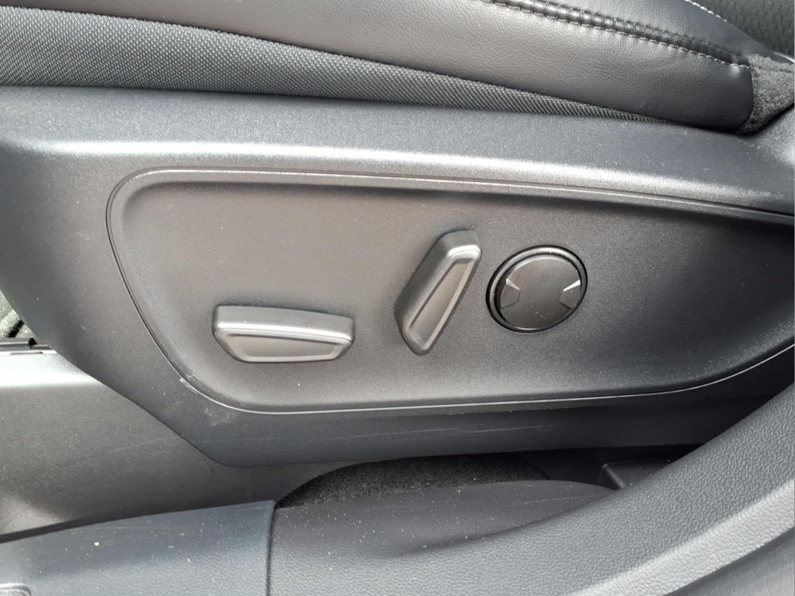 2025 Ford Escape Plug-in hybrid PHEV - Photo 18