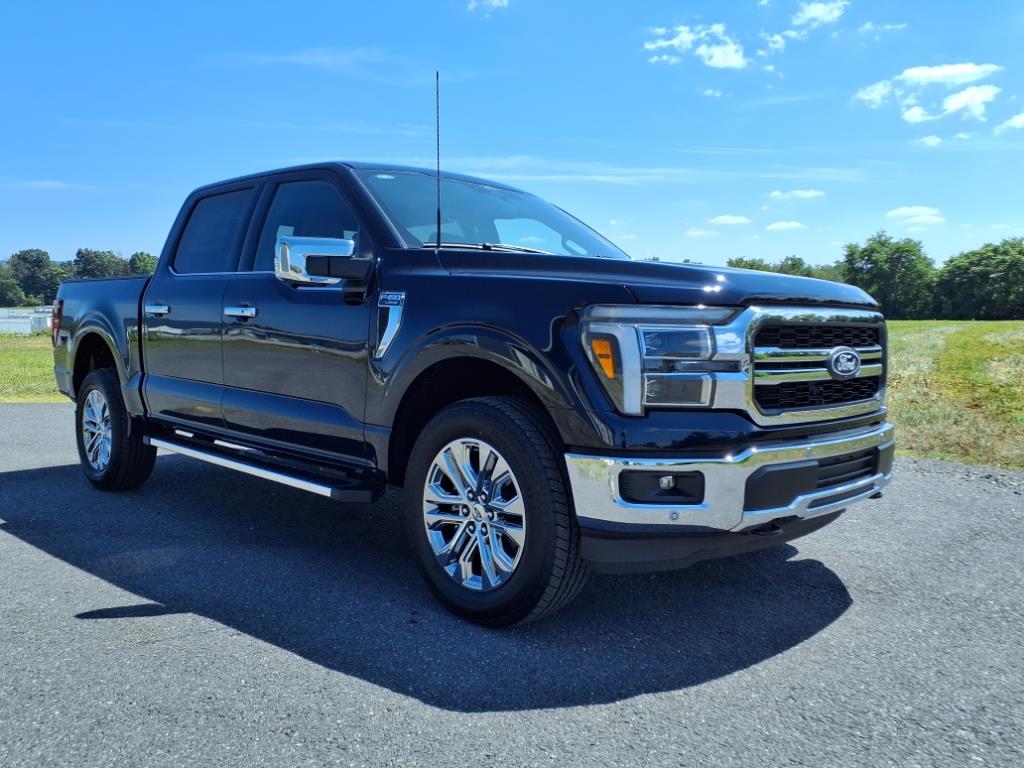 2025 Ford F-150 Lariat photo 2