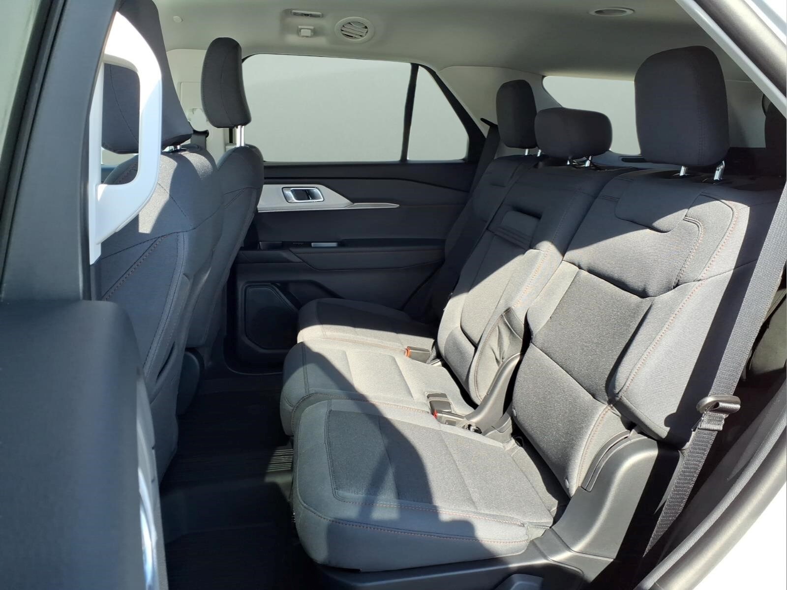 2026 Ford Explorer Active - Photo 7
