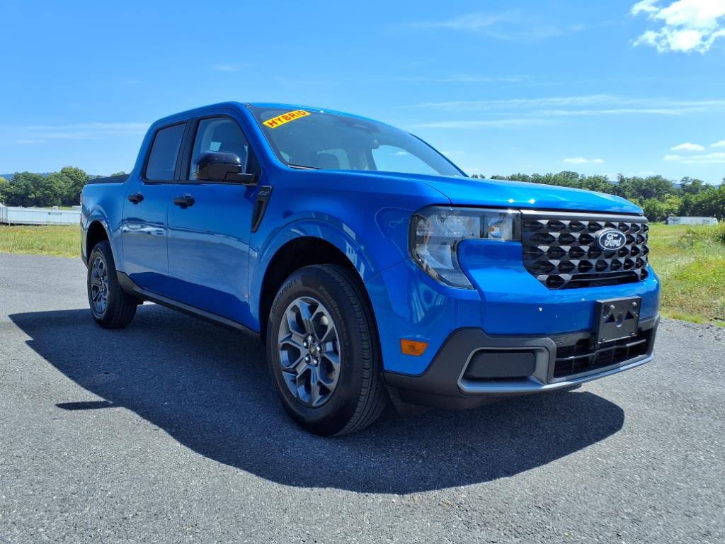 2025 Ford Maverick XLT photo 2