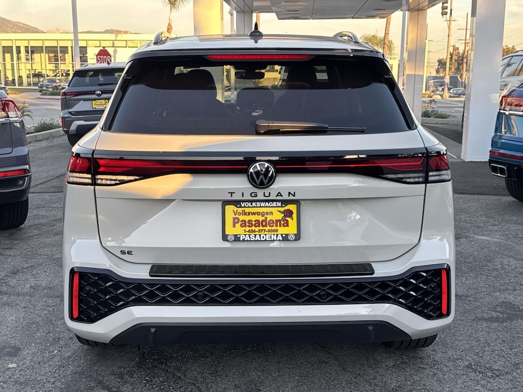 New 2026 Volkswagen Tiguan 2.0T SE R-Line Black Sport Utility