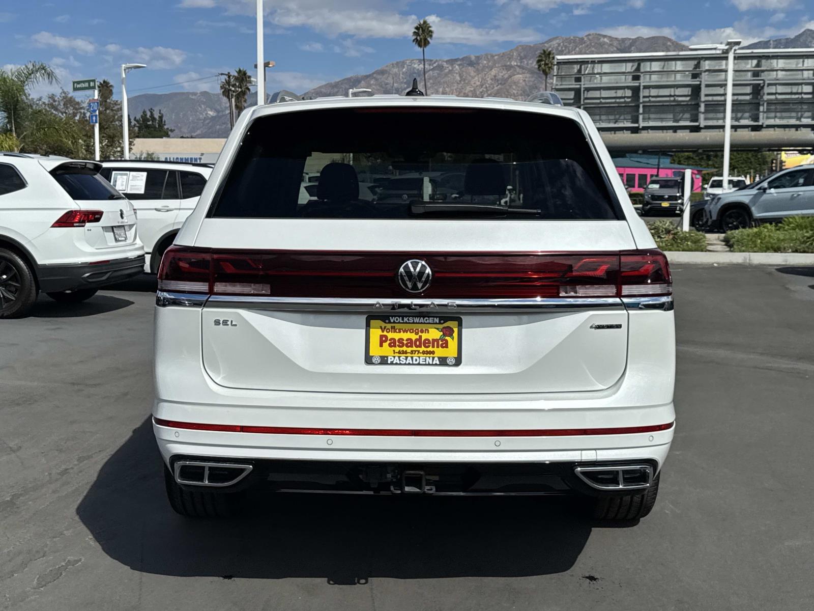 2025 Volkswagen Atlas SEL Premium R-Line photo 4