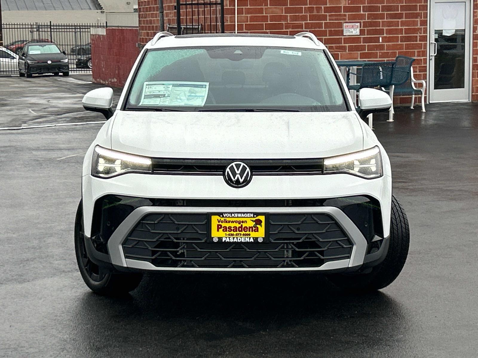2025 Volkswagen Taos SE photo 2