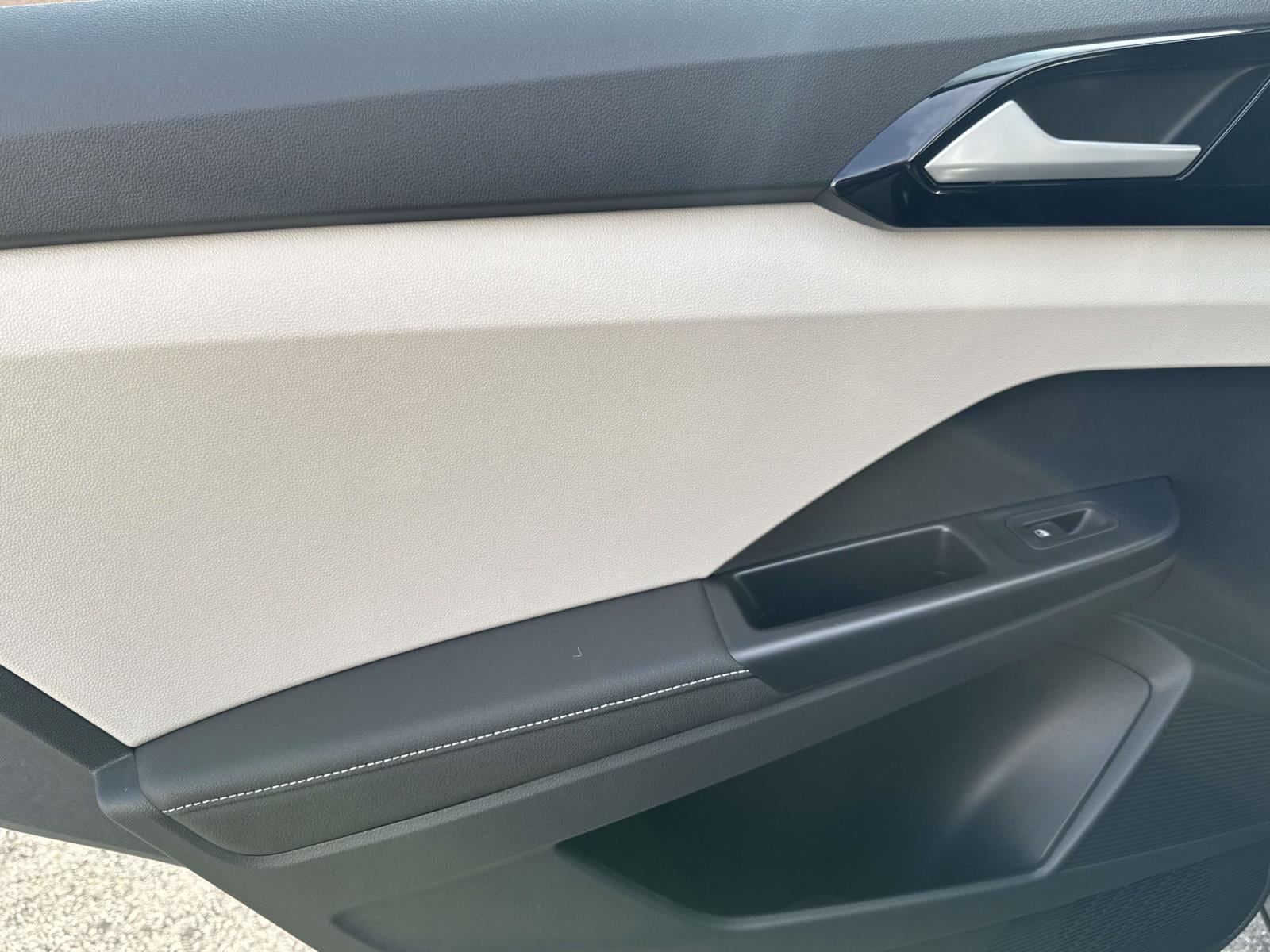 2026 Volkswagen Taos S - Photo 9