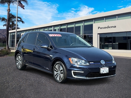 2016 Volkswagen e-Golf SE Car