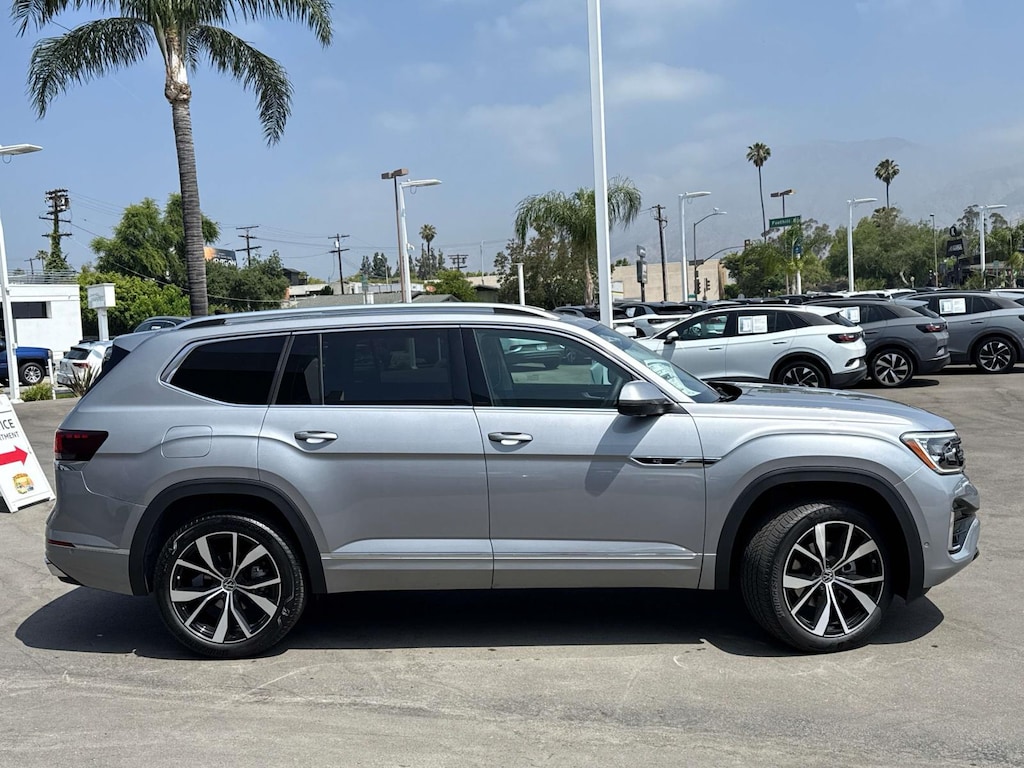New 2025 Volkswagen Atlas 2.0T SEL Premium R-Line 4MOTION Sport Utility