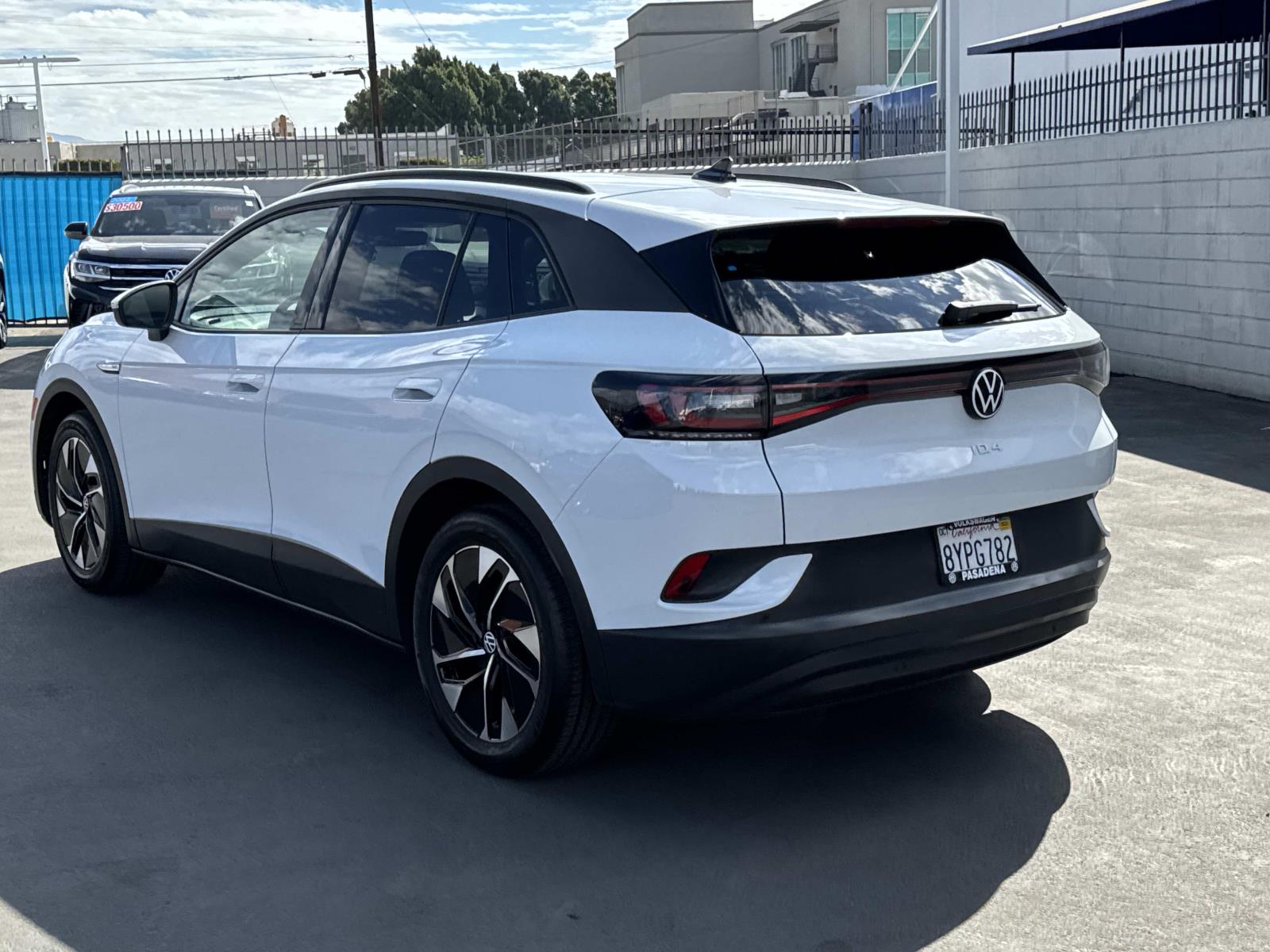 2021 Volkswagen ID.4 Pro photo 3