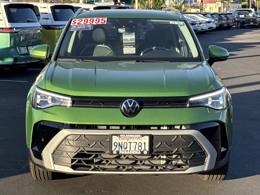 Certified 2025 Volkswagen Taos 1.5T SE Sport Utility