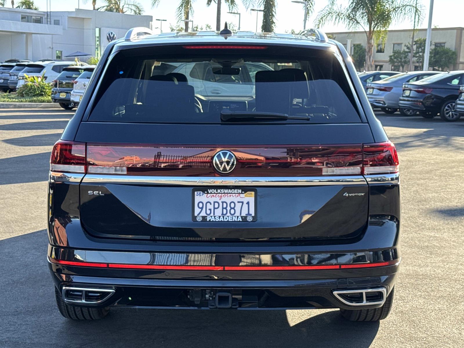 2024 Volkswagen Atlas SEL Premium R-Line photo 3