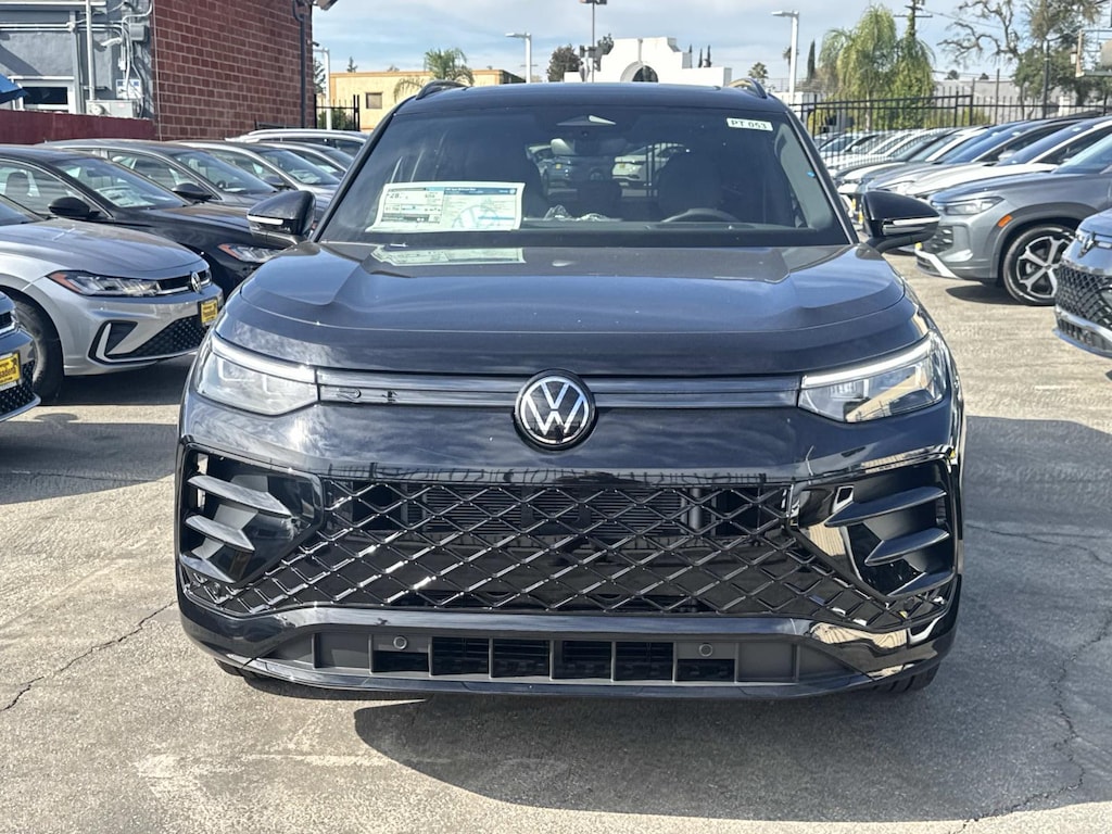 New 2026 Volkswagen Tiguan 2.0T SE R-Line Black Sport Utility