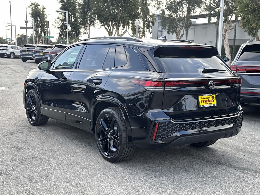 New 2026 Volkswagen Tiguan 2.0T SE R-Line Black FWD Sport Utility