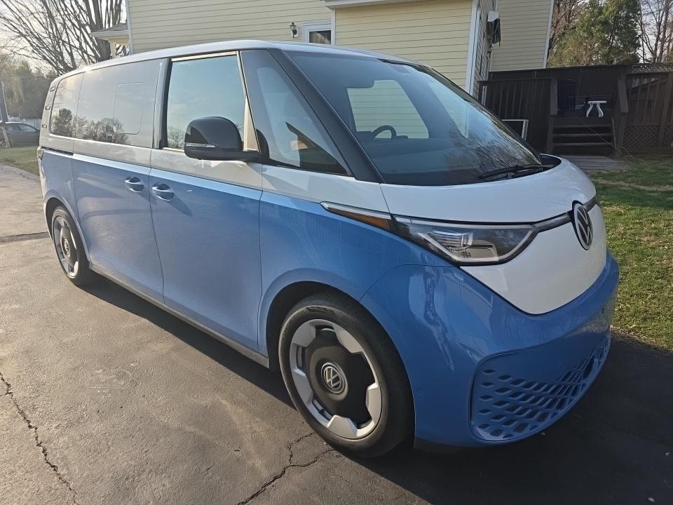 2025 Volkswagen ID. Buzz Pro S Plus 4Motion's photo