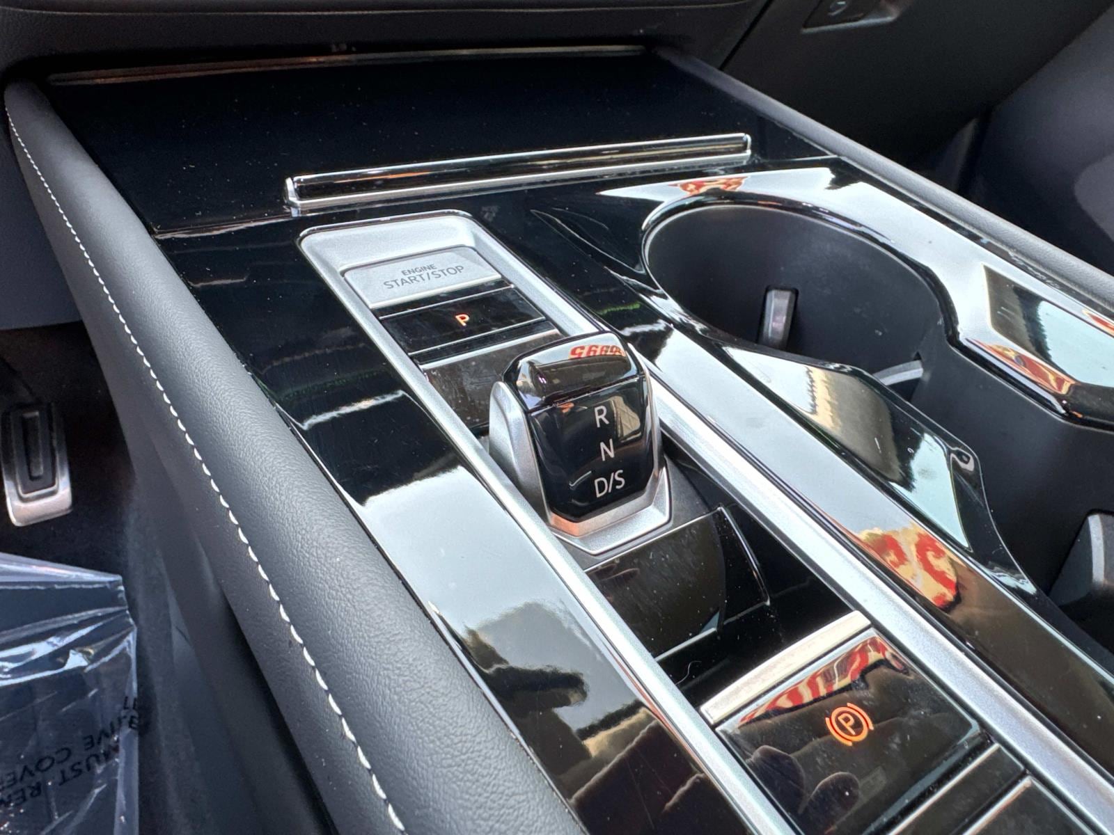 2025 Volkswagen Atlas SEL Premium R-Line - Photo 26