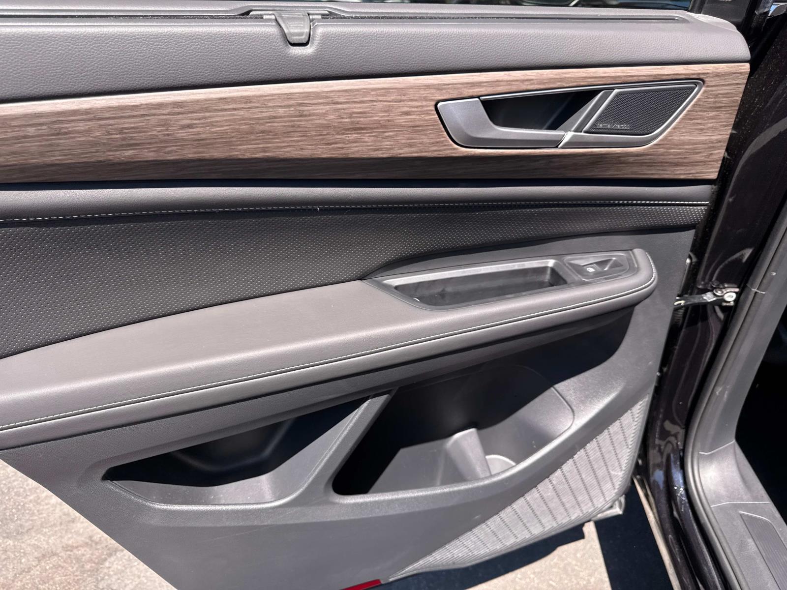 2025 Volkswagen Atlas SEL Premium R-Line - Photo 12