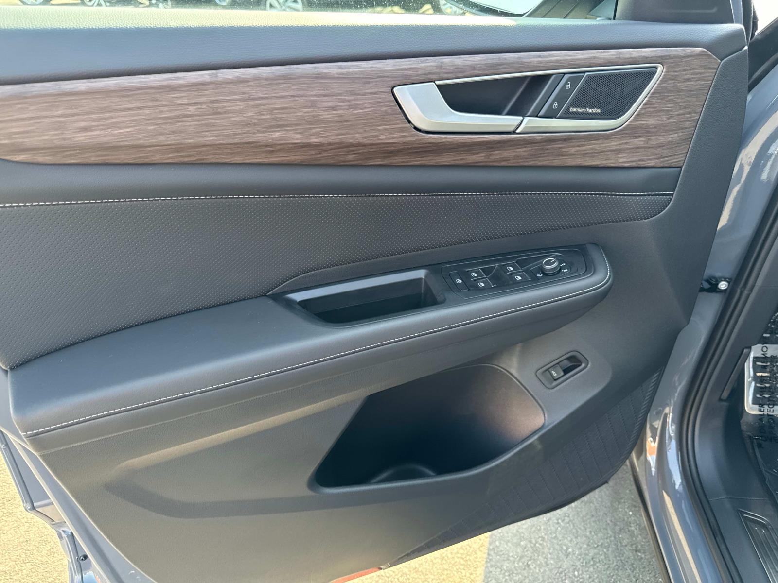 2025 Volkswagen Atlas SEL Premium R-Line - Photo 15