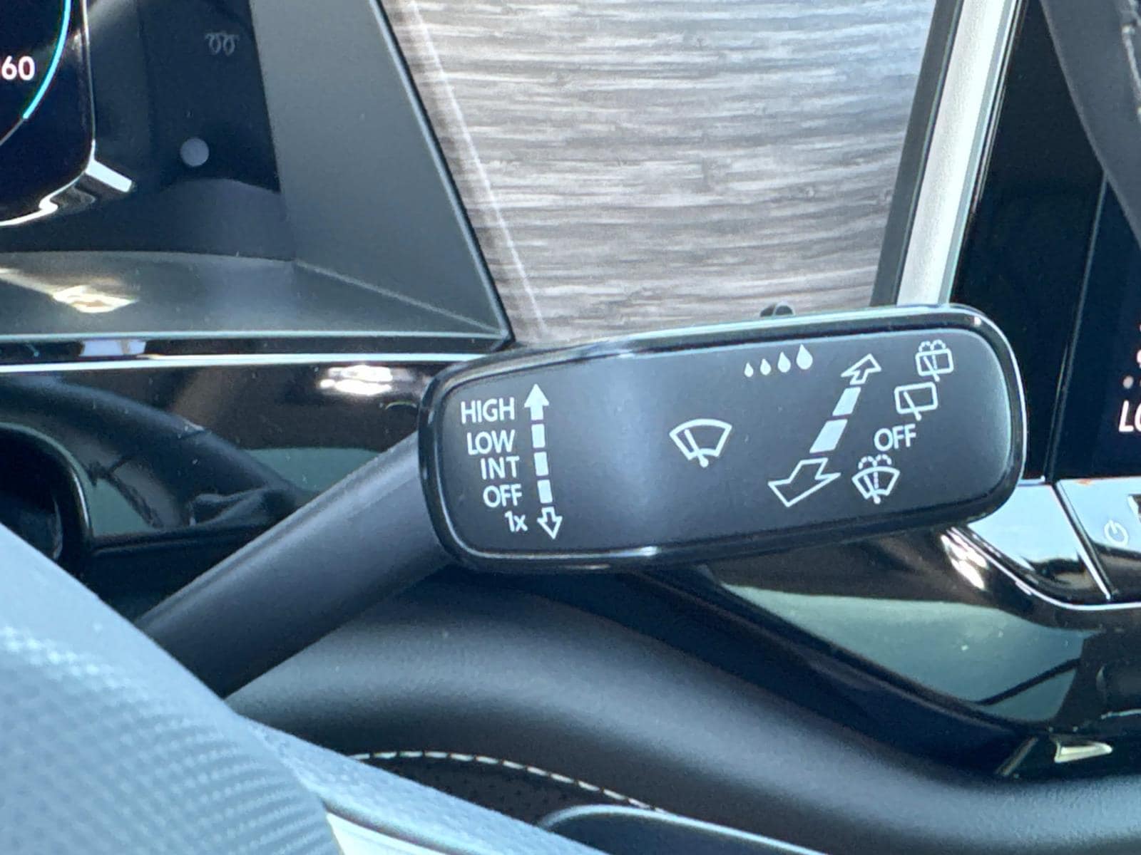 2025 Volkswagen Atlas SEL Premium R-Line - Photo 22