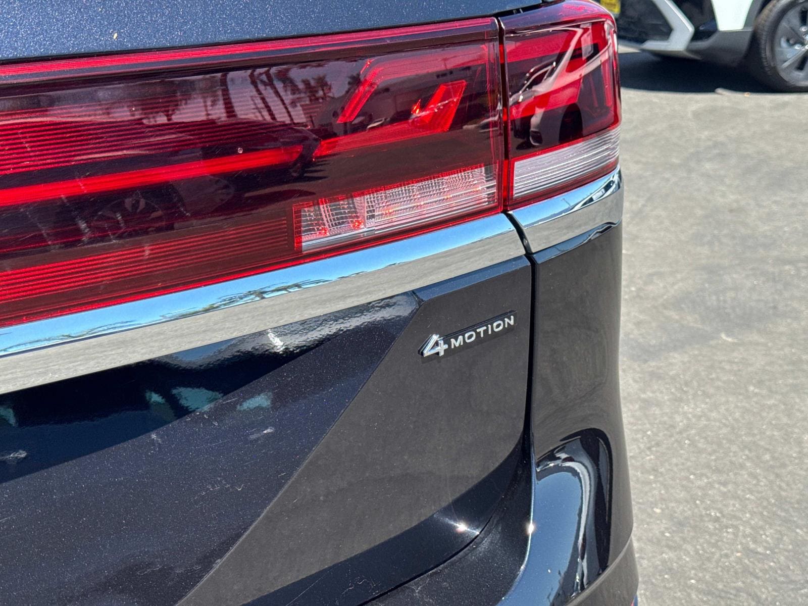 2025 Volkswagen Atlas SEL Premium R-Line - Photo 7