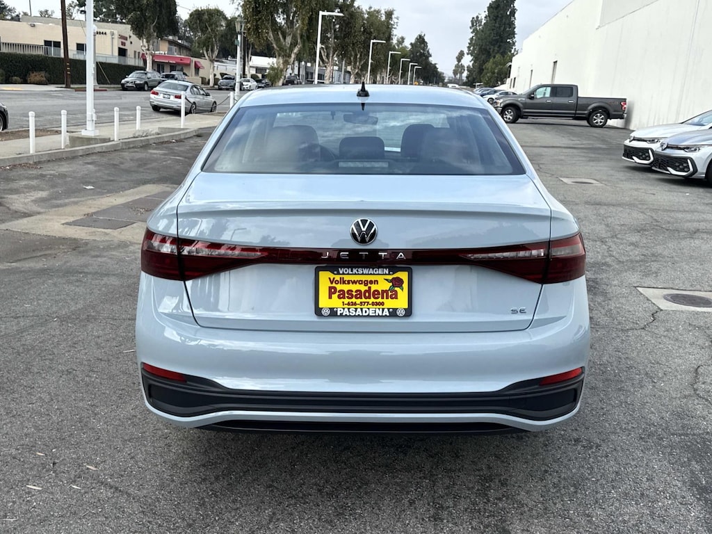 New 2026 Volkswagen Jetta SE Auto Car