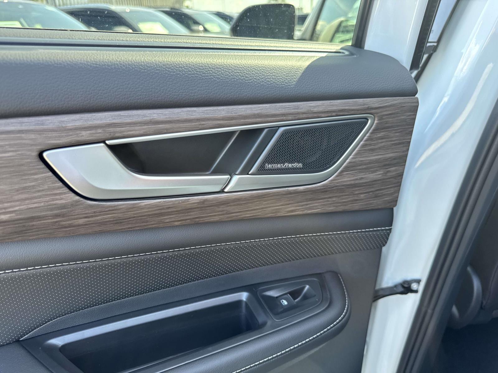 2026 Volkswagen Atlas SE w/Tech - Photo 7